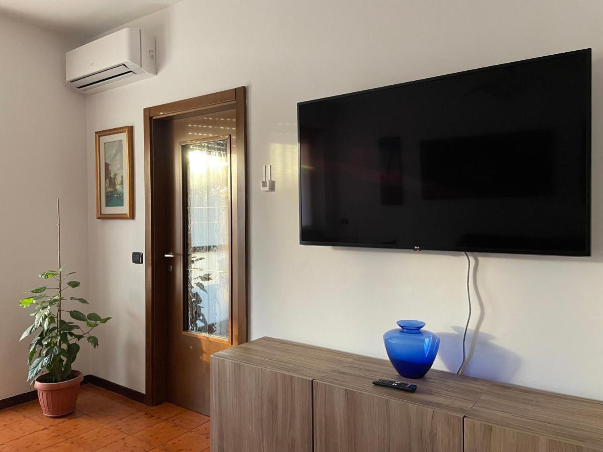 Appartamento spazioso con 3 camere da letto Riva del Garda Esterno foto