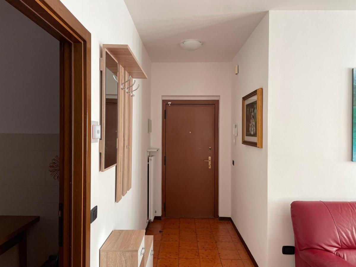 Appartamento spazioso con 3 camere da letto Riva del Garda Esterno foto