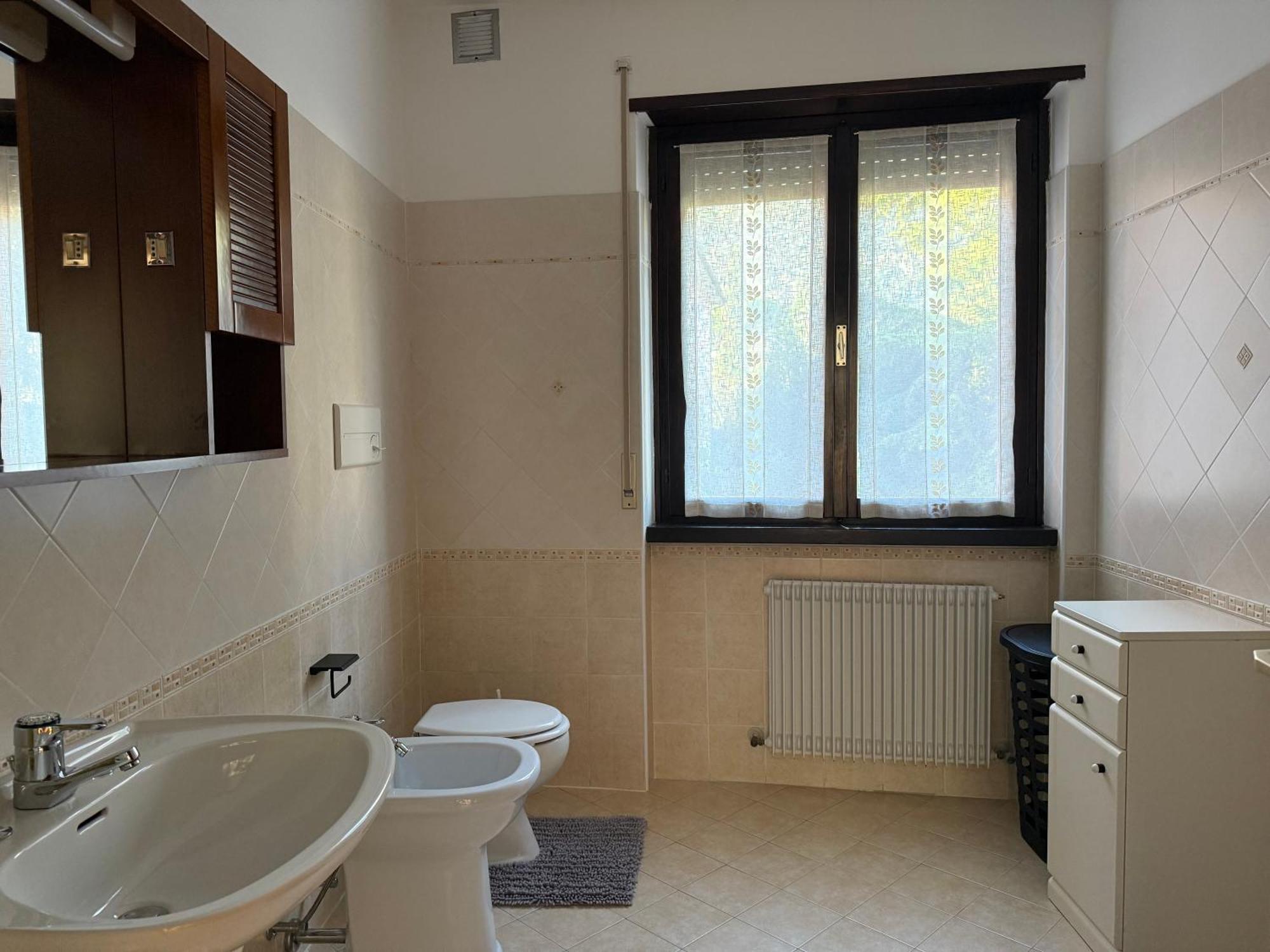 Appartamento spazioso con 3 camere da letto Riva del Garda Esterno foto